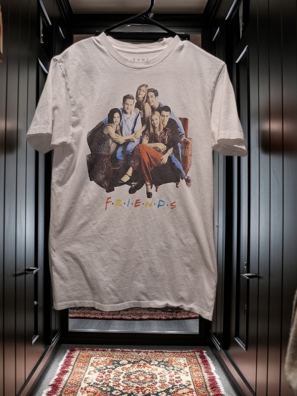 Friends Cast Graphic Tee - White Size Medium